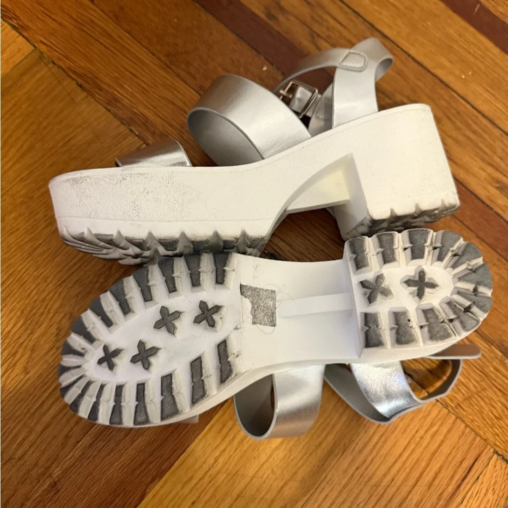 Soda Silver Strappy Sandals - Picture 3 of 6